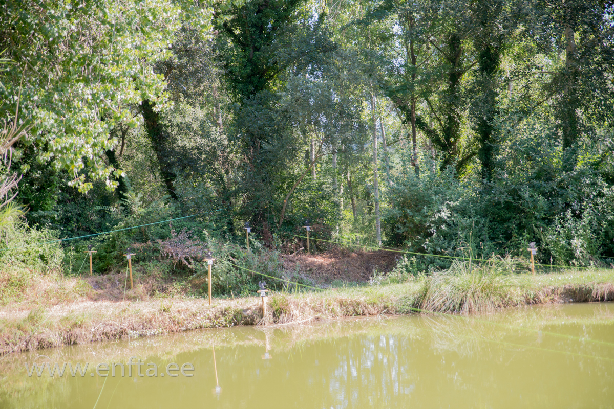 109 Targets near water in warm weather